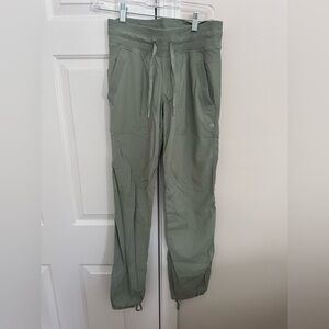 Women’s lululemon Green dance Pants